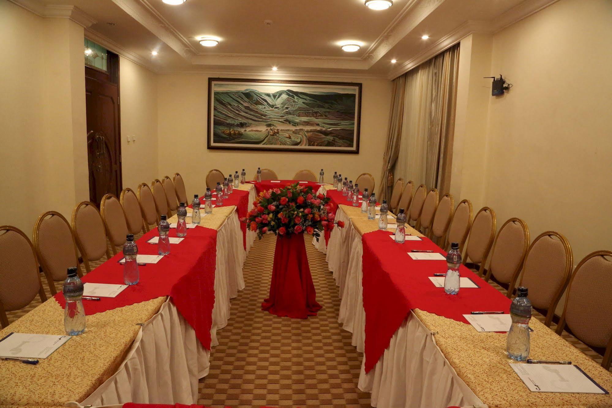 Caravan Hotel Аддис-Абеба Экстерьер фото